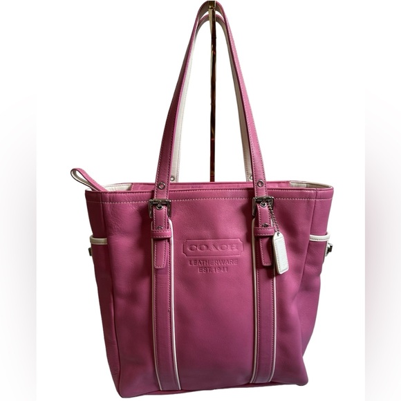 Coach Handbags - Coach EUC Vintage Pink and White Leather Hamptons Tote with COA